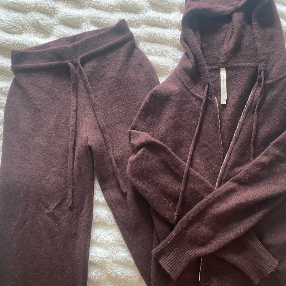 Cashmere lounge suit